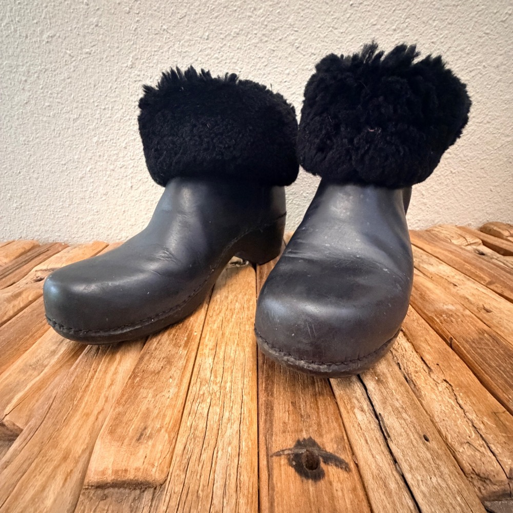 Dansko Leather Faux Fur Trim Clog Boots Black Shearling Style 9826020200